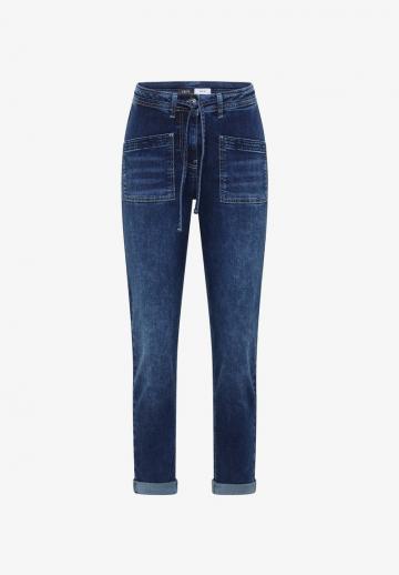 Узкие джинсы