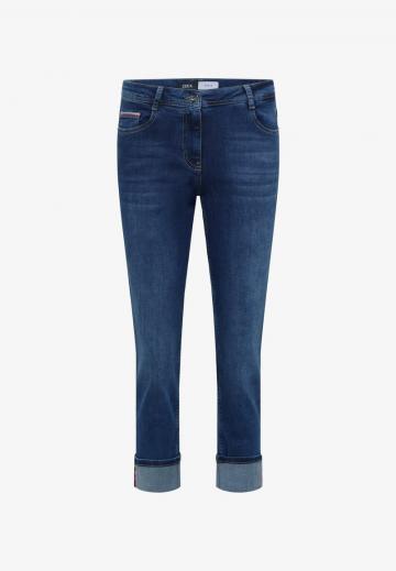 Узкие джинсы