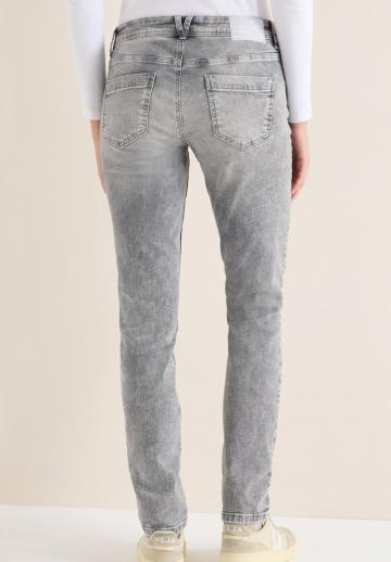 Узкие джинсы