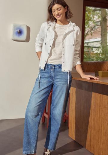 Джинсовая куртка