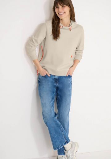 Пуловер с капюшоном