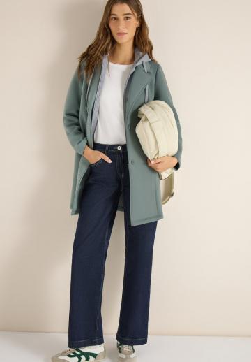 Короткое пальто