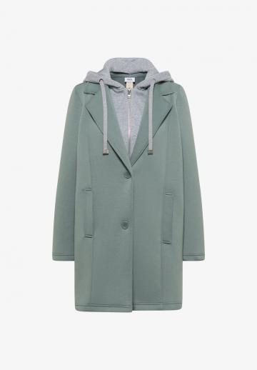 Короткое пальто