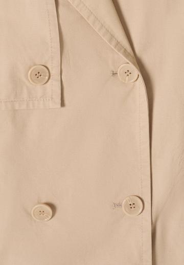 Куртка с накладнымит карманами