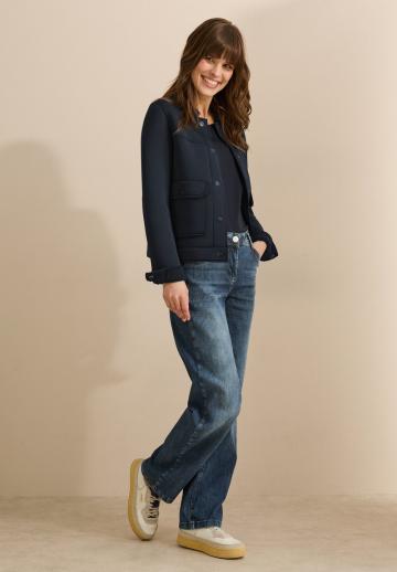 Куртка с накладнымит карманами