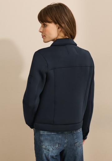 Куртка с накладнымит карманами