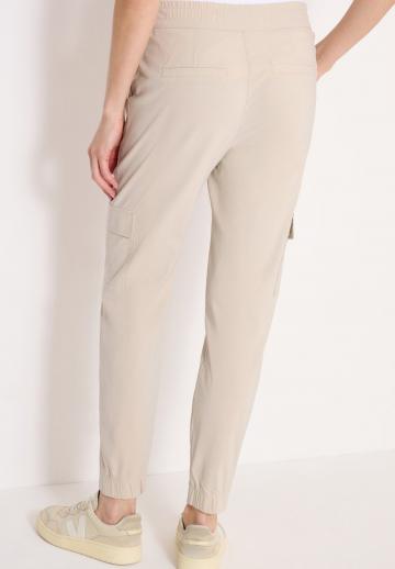 Брюки с накладными карманами
