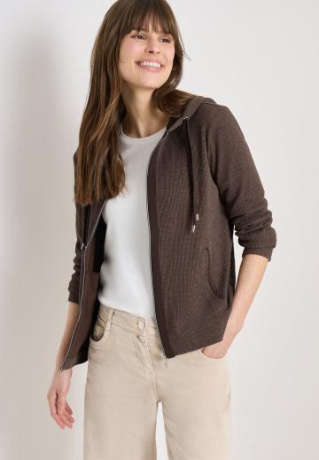 Вязаная кофта