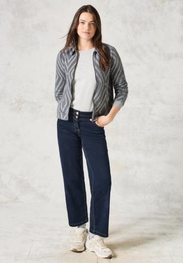 Жаккардовая вязаная кофта