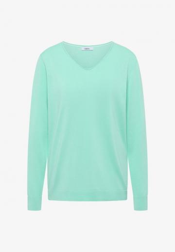 Пуловер с вырезом V