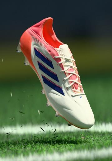 Футбольные бутсы