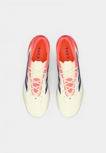 Футбольные бутсы