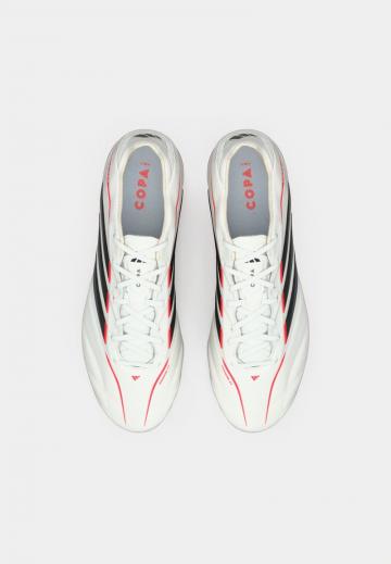 Футбольные бутсы