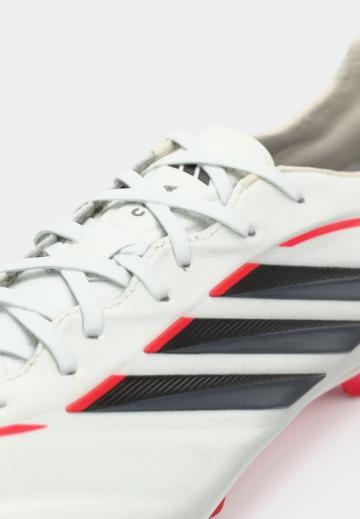 Футбольные бутсы