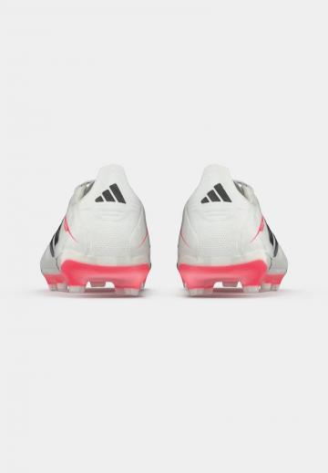 Футбольные бутсы