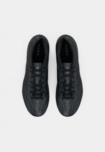 Футбольные бутсы