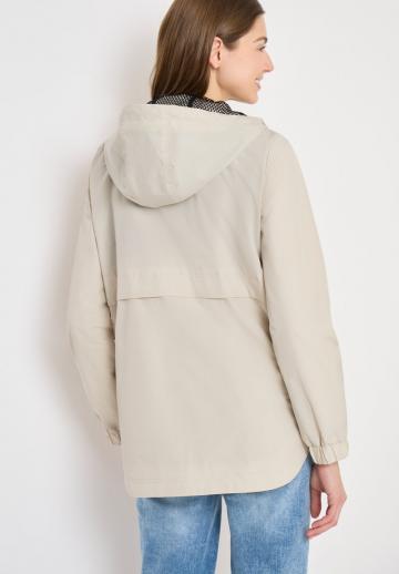 Короткое пальто