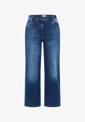 Короткие джинсы