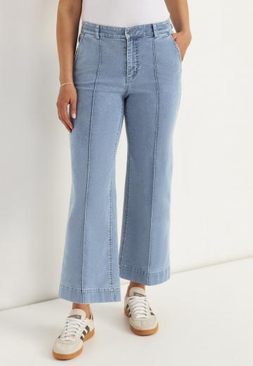 Короткие джинсы