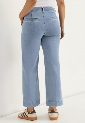 Короткие джинсы