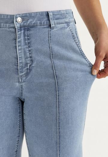 Короткие джинсы