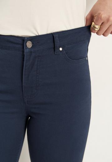 Короткие джинсы