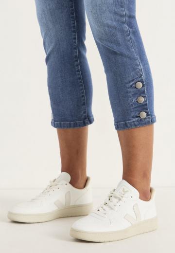 Короткие джинсы