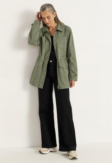 Куртка с накладнымит карманами