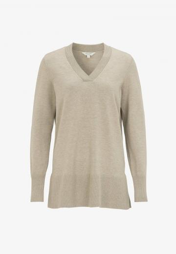 Пуловер с вырезом V
