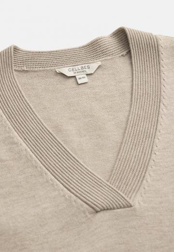 Пуловер с вырезом V