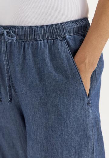 Короткие джинсы