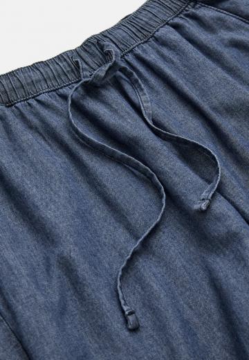 Короткие джинсы