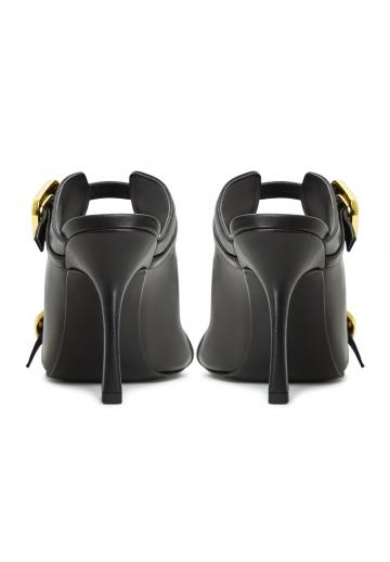 Босоножки на каблуке