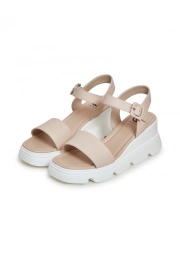 Босоножки на танкетке