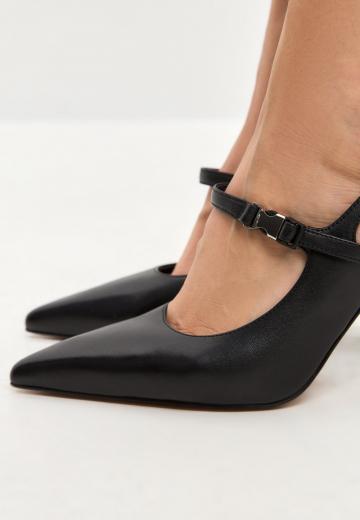 Туфли на высоком каблуке