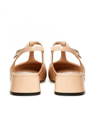 Туфли с высоким носом