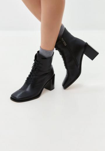 Ботинки на шнуровке