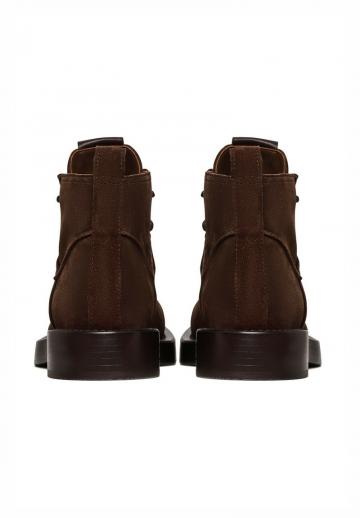 Ботинки на шнуровке