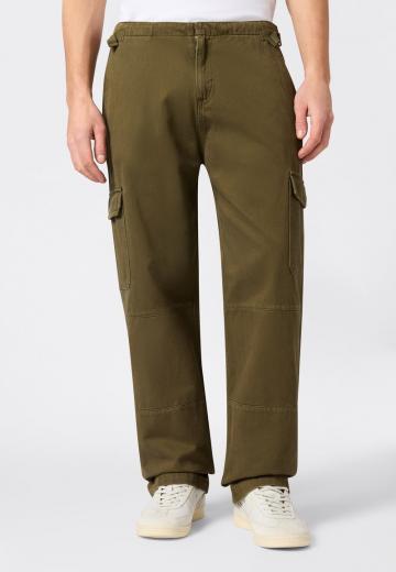 Брюки с накладными карманами