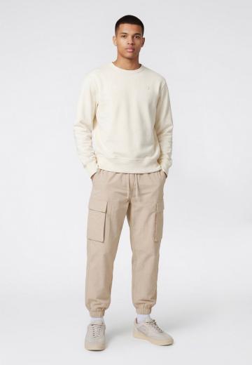 Брюки с накладными карманами