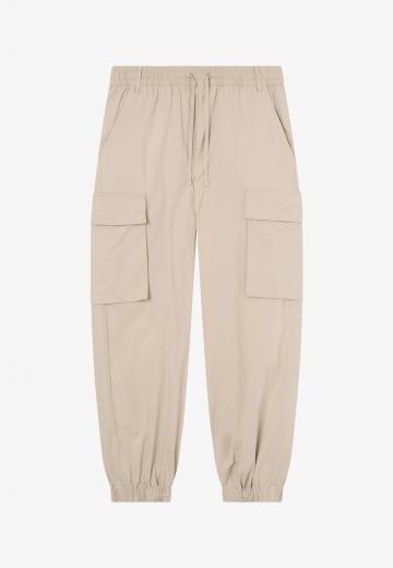 Брюки с накладными карманами