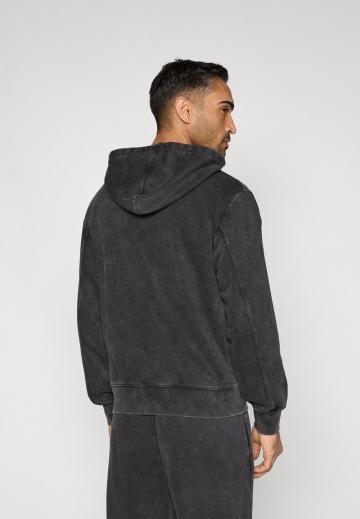 Спортивная кофта