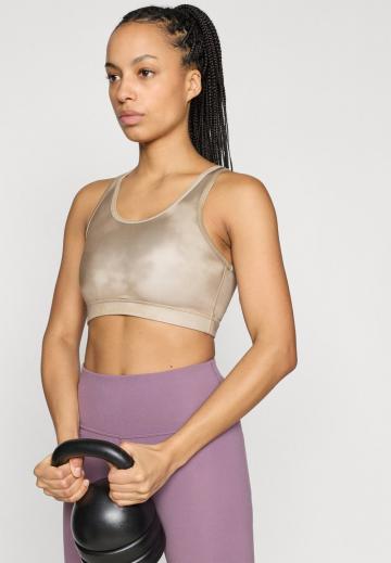 Спортивный бюстгальтер