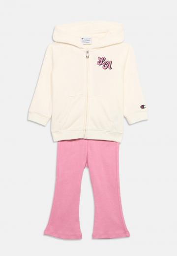 Набор одежды