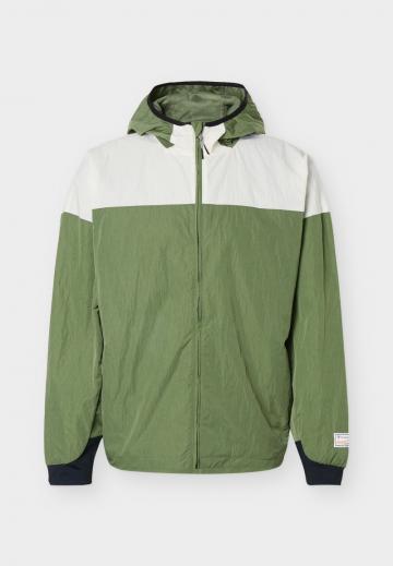 Куртка-дождевик