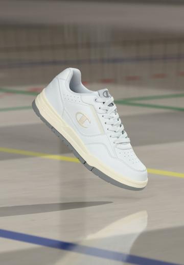 Кроссовки для зала