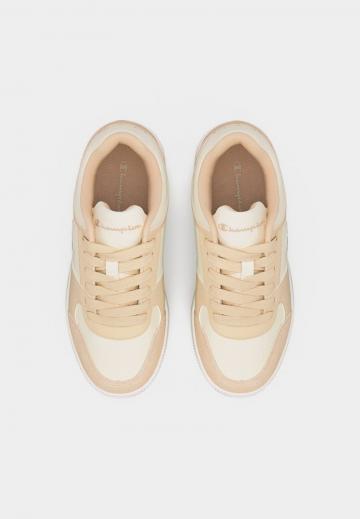 Кроссовки для зала