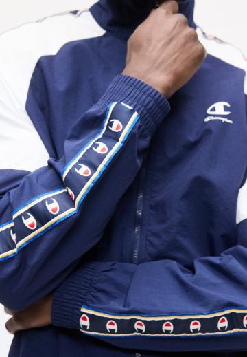 Спортивная куртка