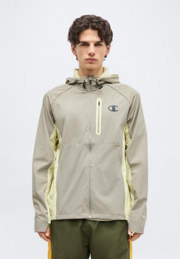 Спортивная куртка