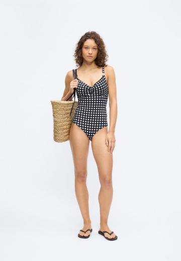 Слитный купальник